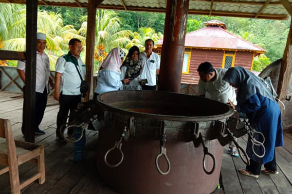 SERAI WANGI: Pabrik  mini pengolahan serai wangi di Desa Pintu Padang, Kabupaten Tapanuli Selatan.