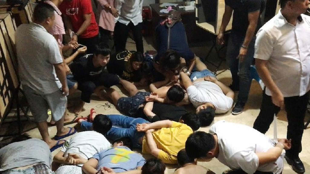 TANGKAP: Puluhan warga negara  China ditangkap di kawsan Slipi Jakarta. Mereka diduga melakukan penipuan.
istimewa