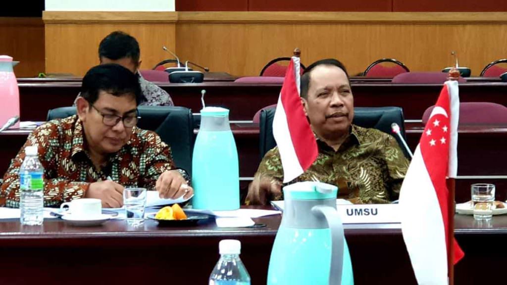 PENYAMPAIAN: Rektor UMSU Dr Agussani MAP saat memberikan penyampaian di pertemuan beberapa waktu lalu. 