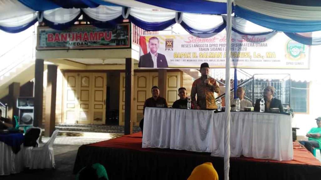 RESES: Salman Alfarisi melakukan Reses I masa sidang TA  2019 di Gedung Banuhampu, Jalan Ibrahim Sinik, Medan Area, Minggu (15/12).