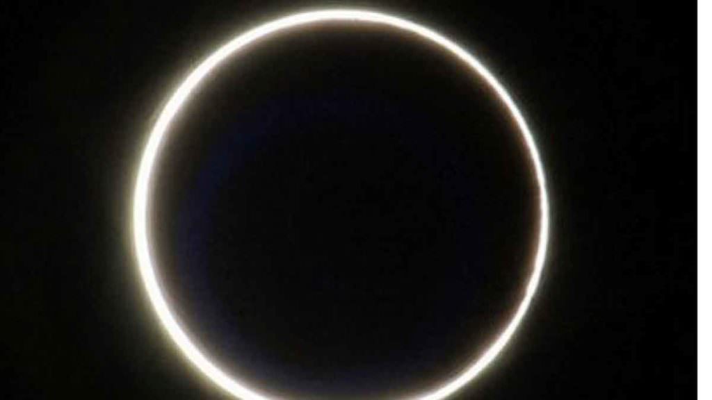FENOMENA ALAM: Penampakan gerhana matahari cincin. Fenomena  alam ini diprediksi bakal terjadi pada Kamis (26/12) siang. 
