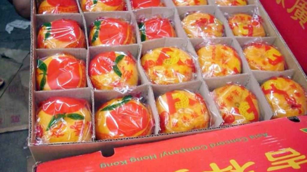 MANDARIN: Jeruk Mandarin asal China membajari pasar buah di Indonesia. Terutama jelang Imlek.