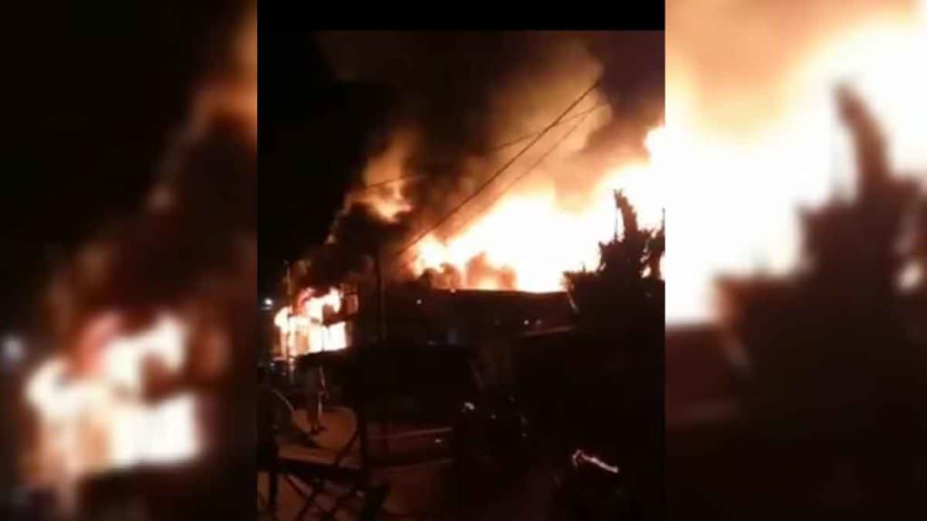 TERBAKAR: Sebanyak 10 unit rumah warga di Kecamatan Panai Hilir Labuhanbatu terbakar.
