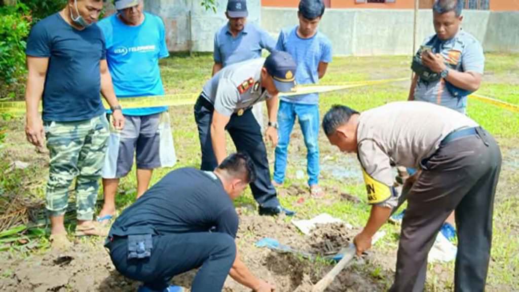 DITEMUKAN: Ratusan  peluru yang ditemukan warga di Lingkungan III, Kelurahan Pelawi Utara.