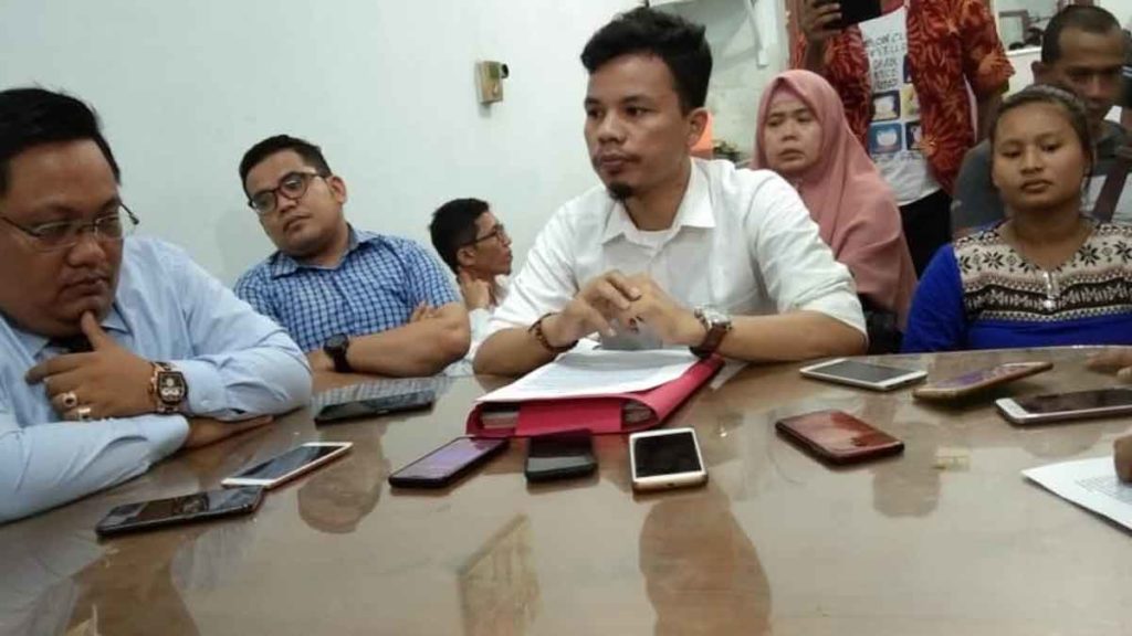 konfrensi pers: LBH Medan menggelar konfrensi pers terkait penyekapan warga oleh preman di Desa Tanjung Lenggang, Langkat, Senin (20/1).
