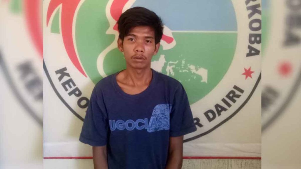 DIBUI: Wahyu, mahasiswa asal Kota Medan ditangkap di Dairi.
rudi/sumu tpos