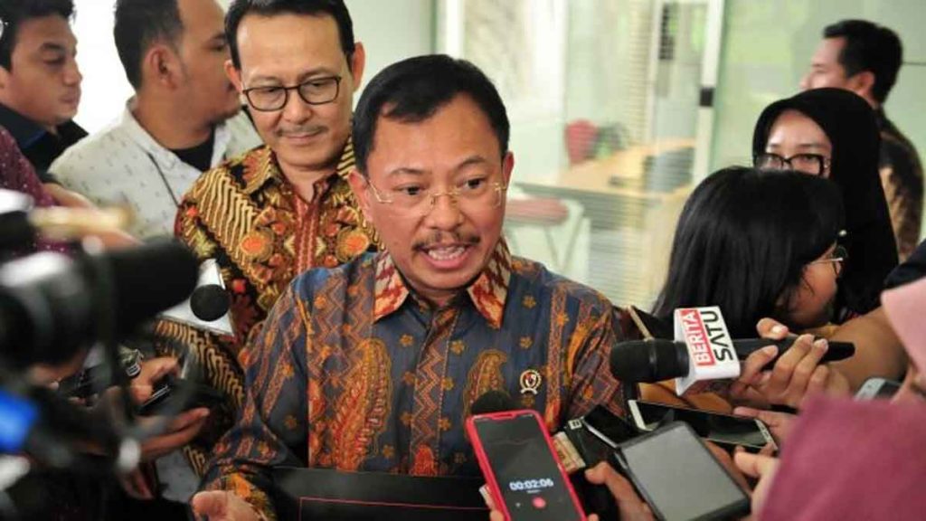 JELASKAN: Menteri Kesehatan Terawang Agus Putranto menjelaskan cara mengantisipasi masuknya vinus jenis baru.  
