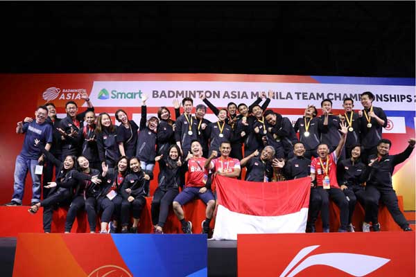 HATTRICK Tim putra Indonesia meluapkan kegembiraan usai memastikan hattrick juara Badminton Asia Team Championships (BATC) 2020 di Rizal Memorial Coliseum, Manila, Filipina, Minggu (16/2) malam WIB. Berita terkait baca halaman 14.