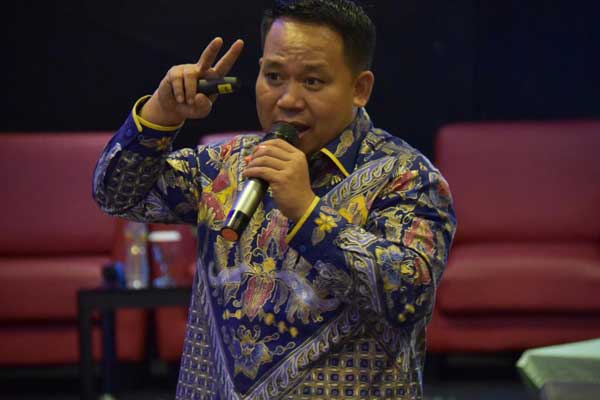 Rektor Unimed Dr Syamsul Gultom SKM MKes