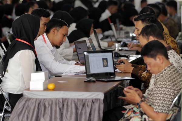 UJIAN: Peserta ujian SKD CPNS di Jawa Barat sedang mengikuti ujian yang mengunakan sistem komputernisasi.