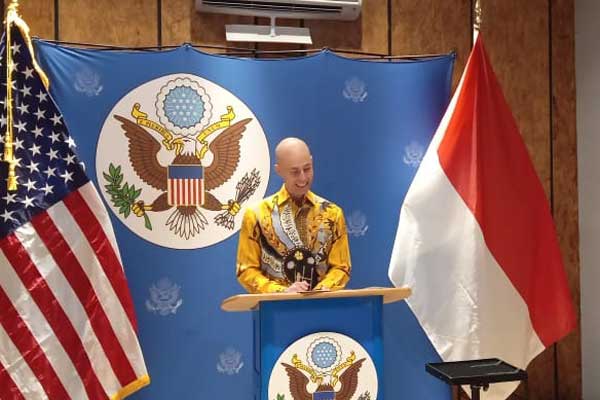 KETERANGAN: Konsul AS untuk Sumatera, Guy Margalith saat memberikan keterangan. BAGUS SP/Sumut Pos