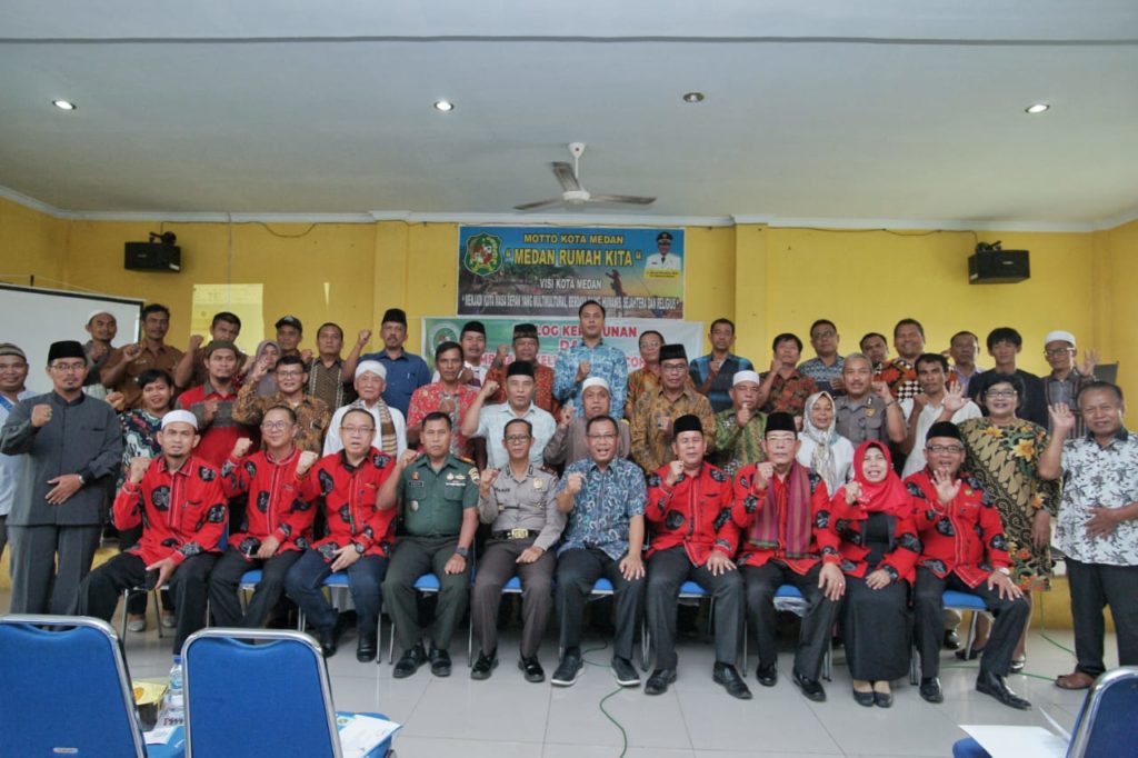 Plt Wali Kota Medan Akhyar Nasution menghadiri Dialog Kerukunan dan Pembinaan Kelurahan Percontohan Kerukunan Umat Beragama (KUB) Kota Medan di Kantor Camat Medan Belawan, Jalan Cimanuk, Sabtu (7/3).