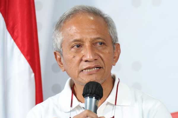 JELASKAN: Ketua Aliansi Telemedia Indonesia, Prof. dr. Purnawan saat berbicara tentang penularan virus Covid-19 di Graha BNPB, Jakarta.