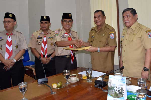 RAKOR: Dari kiri ke kanan, perwakilan Pengadilan Negeri Binjai, Kejaksaan, Polisi dan Kalapas Binjai di sela-sela rakor dan penandatanganan kerja sama penanganan over kapasitas tahanan di Lapas.