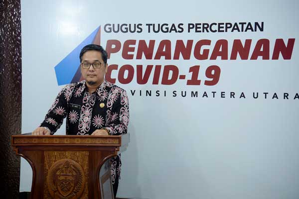 KONDISI TERBARU: Juru Bicara Gugus Tugas Percepatan Penanganan Covid-19 Sumut, dr. Aris Yudhariansyah memberikan keterangan pers terkait kondisi terbaru wabah Covid-19 di Media Center Penanganan Covid-19, Medan, Jumat (27/3). data terbaru, jumlah ODP di Sumut menurun.