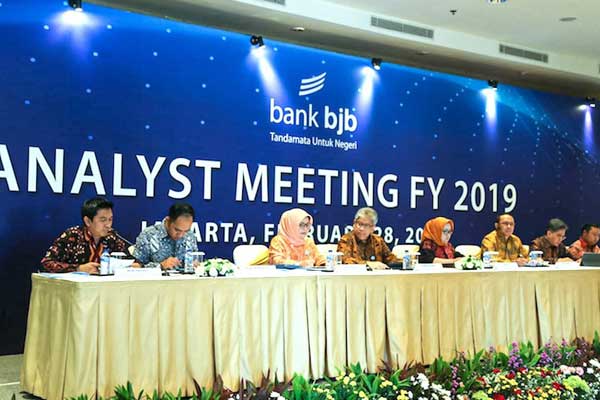 PERS: Direksi Bank BJB saat konferensi pers Analyst Meeting Full Year 2019 Bank BJB di The Ritz Carlton Pacific Palace, Jakarta, Jumat (28/2). ist/sumutpos