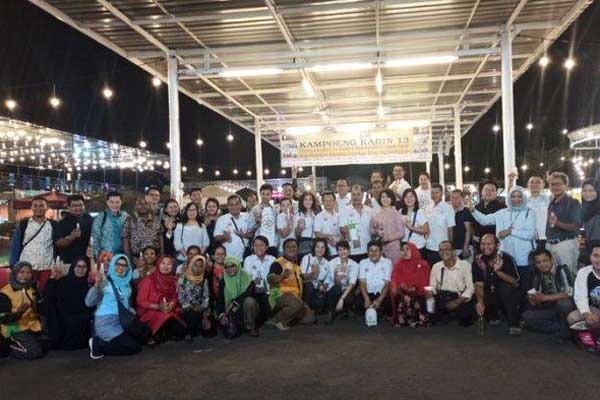 KAMPUNG Kadin Sumut yang diadakan di Medan Night Market jalan Adam Malik Medan.
