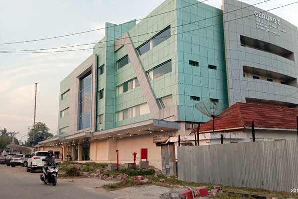 RUMAH SAKIT: RSUD Rantauprapat tempat merawat wanita hamil positif Covid-19 di Rantauprapat Labuhanbatu. SURYA/SUMUT POS
