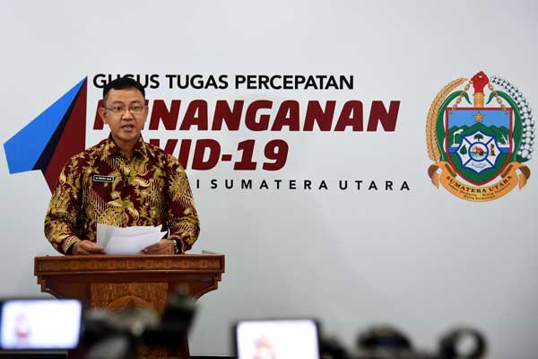 KETERANGAN: Jubir Gugus Tugas Percepatan Penanganan Covid-19 Sumut, Whiko Irwan, memberikan keterangan pers di Media Center Gugus tugas Percepatan Penanganan Covid-19 Sumut, Medan, Senin (13/04).