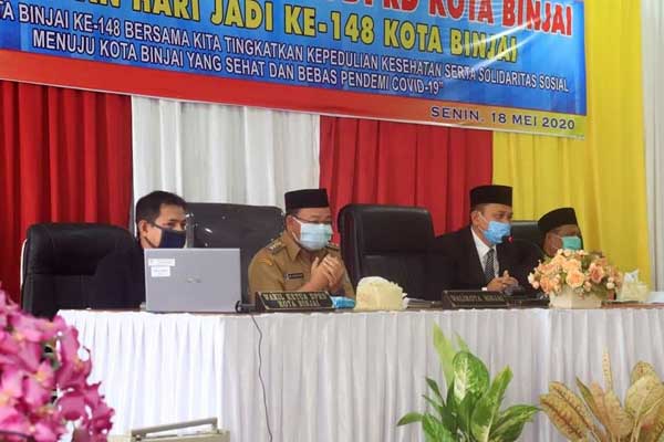 PARIPURNA: Wali Kota Binjai, HM Idaham mengikuti rapat paripurna istimewa peringatan Hari Jadi Kota Binjai yang digelar DPRD.