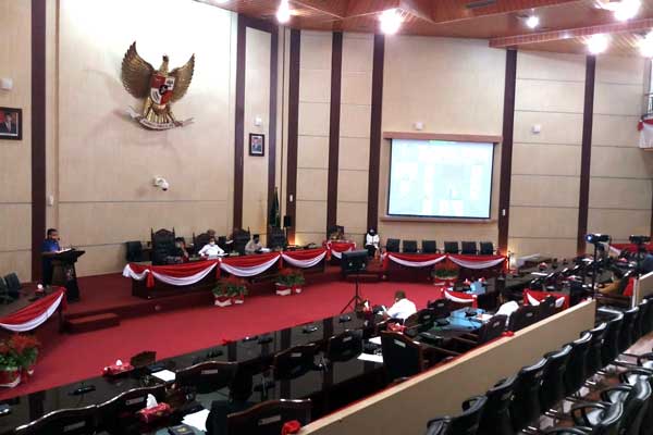PARIPURNA: Suasana rapat paripurna LKPj Wali Kota Medan DPRD Medan, Senin (18/5). Dalam rapat tersebut, kinerja OPD dalam penyerapan anggaran dikritik.
