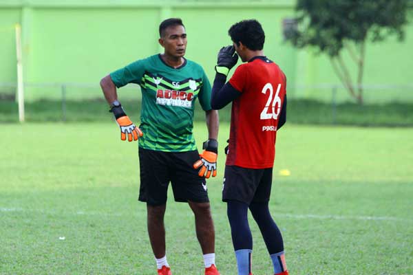 KEKURANGAN: PSMS kekurangan penjaga gawang setelah Adi Satryo dipanggil Timnas Indonesia.triadi wibowo/sumut POS.