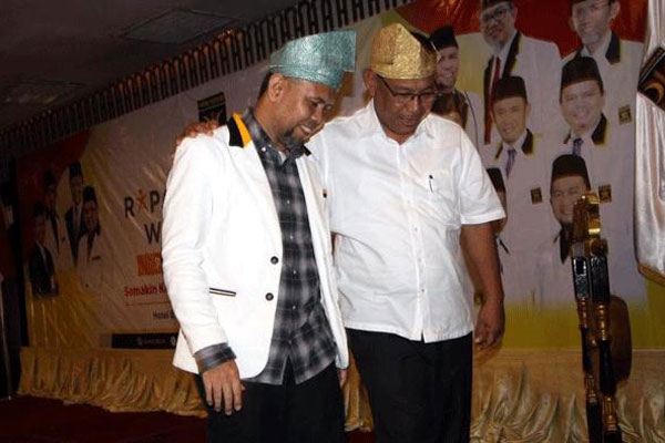 AKRAB: Salman Alfarisi dan Akhyar Nasution terlihat akrab dalam suatu acara yang digelar PKS, beberapa waktu lalu.