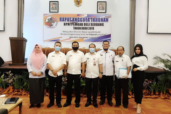 DIABADIKAN: Pemkab Deliserdang diabadika usai menggelar Rapat Anggota Tahunan (RAT) Koperasi Pegawai Republik Indonesia (PKRI) untuk Tahun 2019.batara/sumut pos.