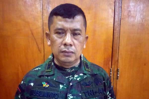 TNI GADUNGAN: Muslianto (52) warga Jalan Pintu Air IV, TNI gadungan yang kini ditahan di Mapolrestabes Medan.idris/sumut pos.