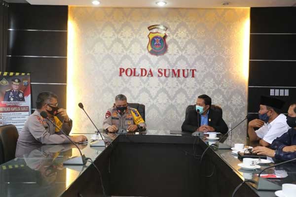 KUNKER: Rombongan Komisi A DPRD Sumut saat kunjungan kerja ke Mapolda Sumut, beberapa waktu lalu.