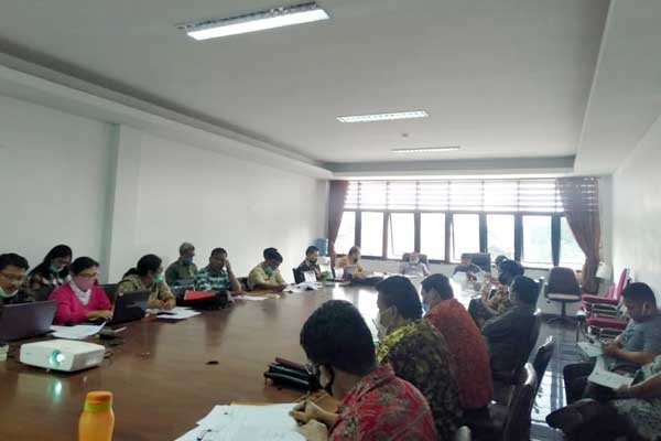 RAPAT: Panitia Pelaksanaan Kegiatan Seleksi CPNS 2019 Pemkab Karo menggelar rapat di ruang Sekdakab Karo, Kamis (3/9).