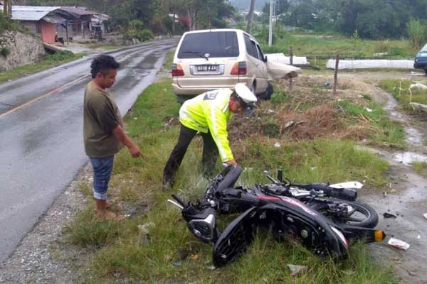 MOTOR KORBAN: Sepeda motor yang dikendarai Iwan Feridarto Sibagariang (40), warga Desa Gurgur Pertanian, Kecamatan Tampahan, Kabupaten Toba.