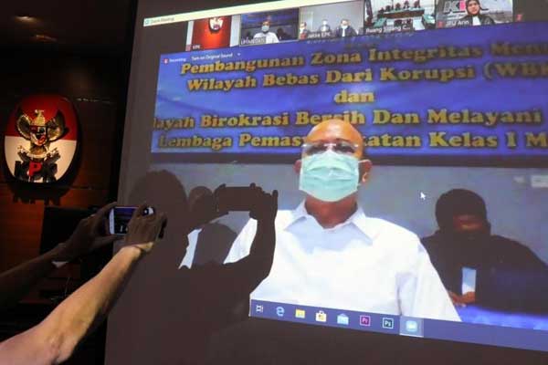 VIRTUAL: Dzulmi Eldin mengikuti sidang vonis secara virtual dari Pengadilan Tipikor Medan melalui Video Conference di Gedung KPK, Jakarta.