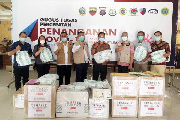SERAHKAN: Gugus Tugas Percepatan Penanganan (GTPP) Covid-19 Sumatera Utara (Sumut) menyalurkan 12 ventilator ke rumah sakit daerah di Sumut, Kamis (3/9).