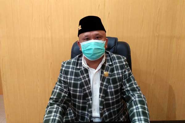 Ketua DPRD Dairi yang juga jemaat HKBP Resort HKBP Sidikalang 2 Distrik 6 Dairi, Sabam Sibarani. RUDY SITANGGANG/SUMUT POS.