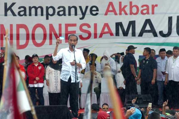 PROGRAM KARTU: Joko Widodo (Jokowi) menawarkan program Kartu Pra-Kerja kepada masyarakat saat kampanye Pemilihan Presiden (Pilpres) 2019 lalu.