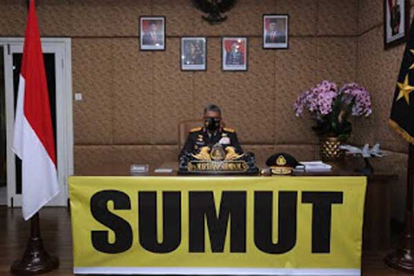 VIRTUAL: Kapoldasu, Irjen Pol Drs Martuani Sormin, menyaksikan pelantikan 72 perwira SIP asal Sumut melalui virtual.