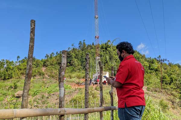 Salah satu upaya yang dilakukan Telkomsel untuk memperluas pemerataan akses broadband 4G LTE di wilayah Sumatera adalah dengan memanfaatkan infrastruktur Compact Mobile BTS (COMBAT) di Desa Pasiah Laweh, Sumatera Barat, dengan memanfaatkan infrastruktur Compact Mobile BTS (COMBAT). Inisiatif tersebut memudahkan masyarakat dalam menikmati akses jaringan broadband terdepan.