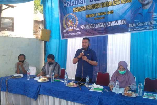 SOSIALISASI: Anggota DPRD Medan, Abdul Rahman Nasution saat Sosialisasi Perda No 5 Tahun 2015.istimewa/sumut pos.