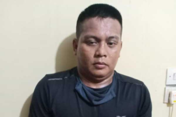 TERSANKA: MR alias R (48) warga Bandar Selamat, Medan Tembung, ditangkap pada Sabtu (24/10).