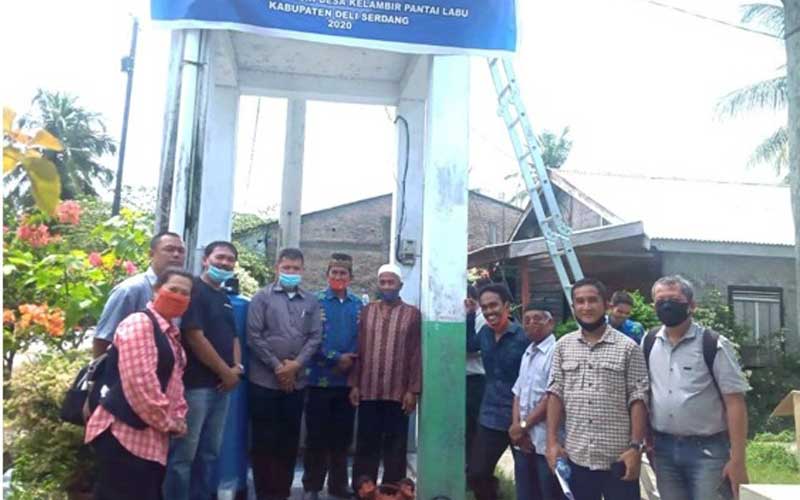 PENGABDIAN: Dosen Polmed melakukan pengabdian kemitraan masyarakat dengan mengatasi persoalan penyediaan air bersih di Dusun I Kelambir, Desa Kelambir Pantai Labu, Deli Serdang.