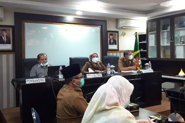 GELAR FGD: Focus Group Discussion (FGD) tentang Peluang Inovasi Pelayanan Publik Berbasis Elekronik DPMPTSP di Balai Kota Medan, Senin (9/11).