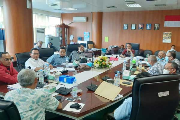 RAPAT: Rapat pembahasan RAPBD Tahun Anggaran 2021 yang digelar Komisi IV, di Gedung DPRD Medan, Sabtu (14/11).