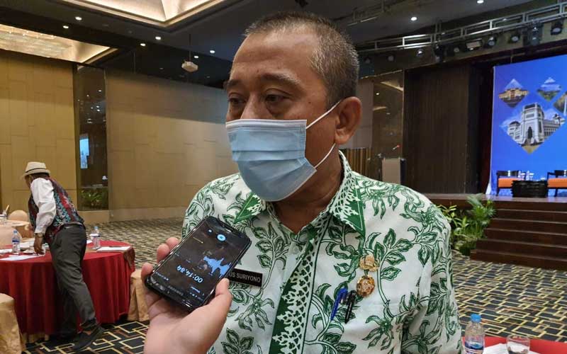 WAWANCARA: Kadis Pariwisata Medan Agus Suryono saat diwawancarai wartawan, belum lama ini.