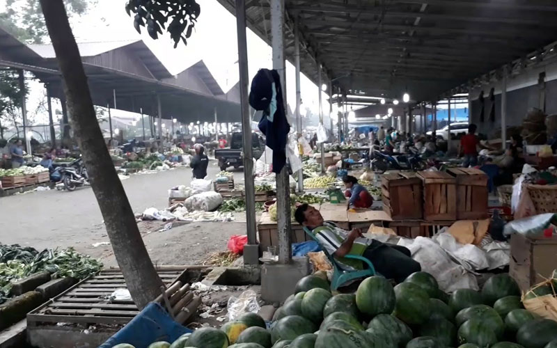 PASAR LAU CIH: Sejumlah pedagang di Pasar Lau Cih Tuntungan, beberapa waktu lalu.