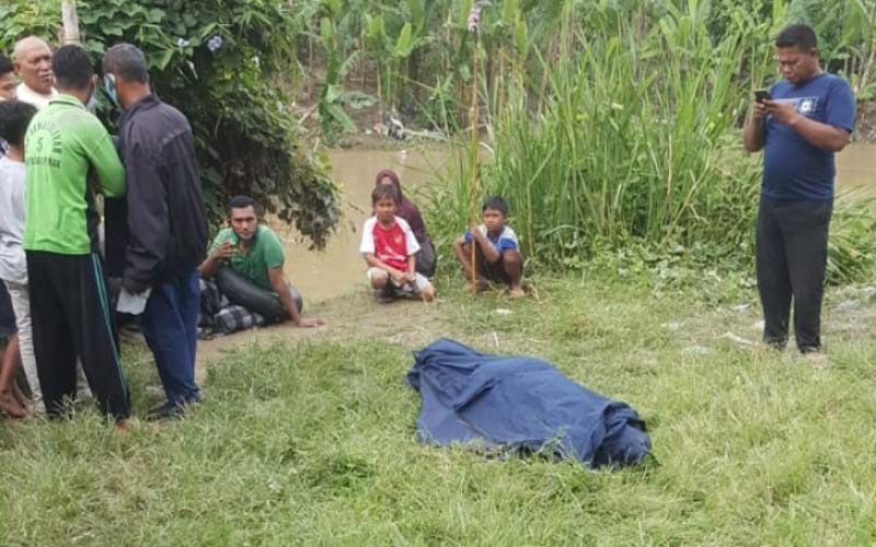 istimewa/sumu tpos DITEMUKAN:Korban banjir Tanjung Selamat bernama Herman Asmen, ditemukan di Sungai Belawan.