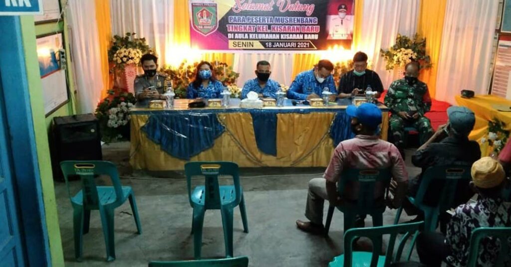 MUSRENBANG: Camat Kota Kisaran Barat, Lukman Hakim menghadiri Musyawarah Rencana Pembangunan (Musrenbang) Tahun 2021.DERMAWAN/SUMUT POS.