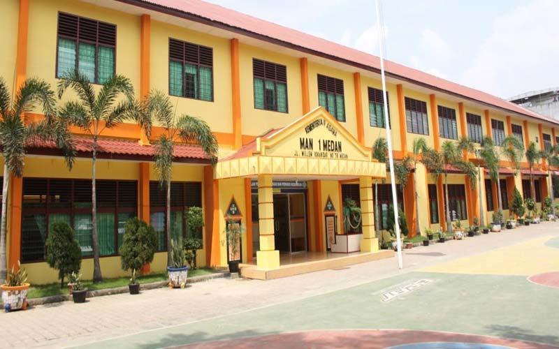 MAN 1 MEDAN: Sekolah Madrasah Aliyah Negeri (MAN) 1 Medan di Jalan Williem Iskandar Medan.