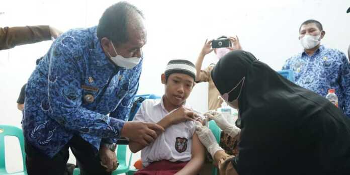 Wakil-Bupati-Kembali-Tinjau-Pelaksanaan-Vaksinasi-anak