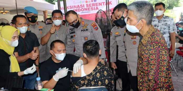 Kejar-Percepatan-Vaksinasi-Massal